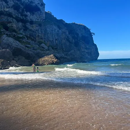 Casita Con Patio Y Piscina Entre El Mar Y Montanas