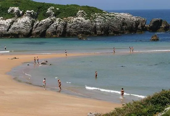 Casita Con Patio Y Piscina Entre El Mar Y Montanas