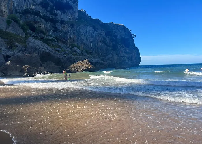 Casita Con Patio Y Piscina Entre El Mar Y Montanas