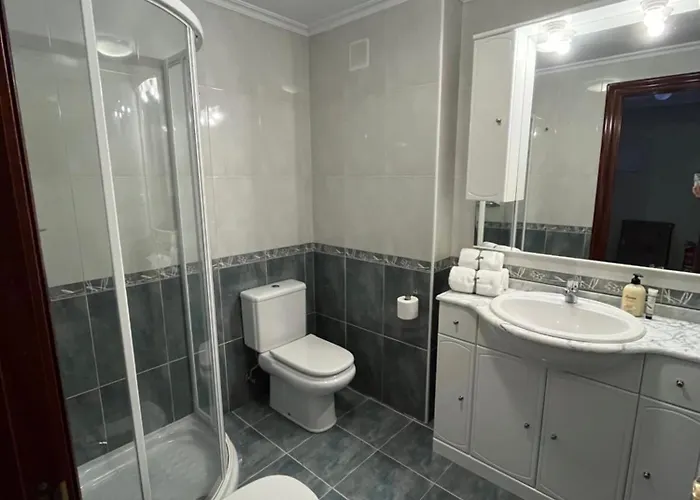 Casita Con Patio Y Piscina Entre El Mar Y Montanas