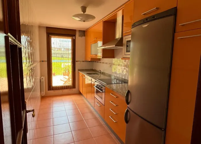 Casita Con Patio Y Piscina Entre El Mar Y Montanas *